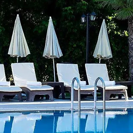 Hotel Grand Derin